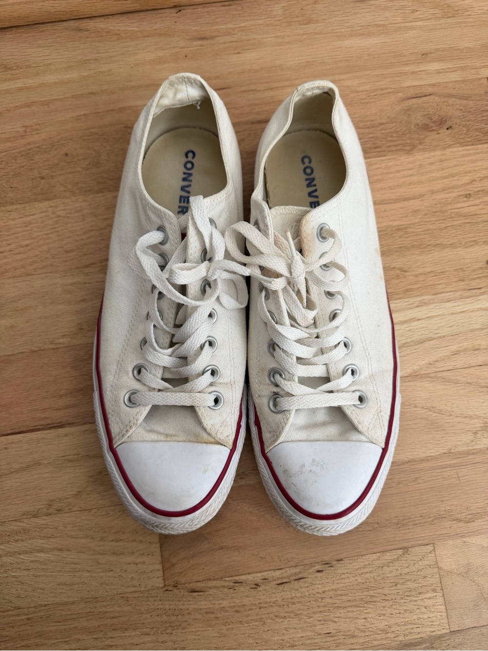 Converse Men’s White Canvas Low-Top Sneakers with Red Stripe Size 9